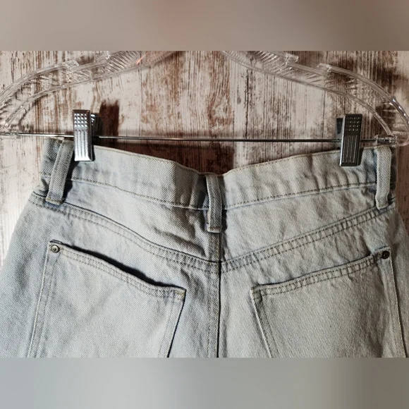 No Boundaries Light Blue Distressed Jean Shorts Juniors High Waist Mom Fit NWT - Picture 10 of 10